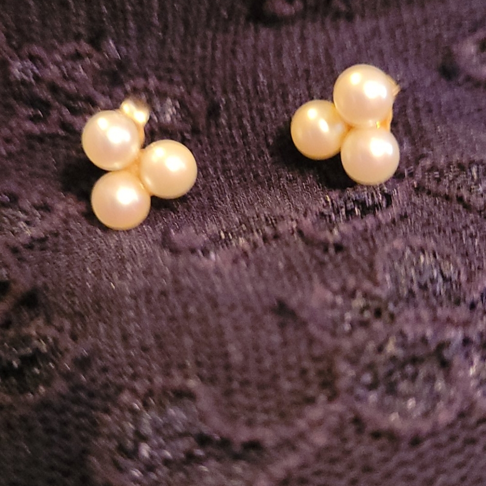Vintage Cluster Pearl Earrings set in 14K Gold